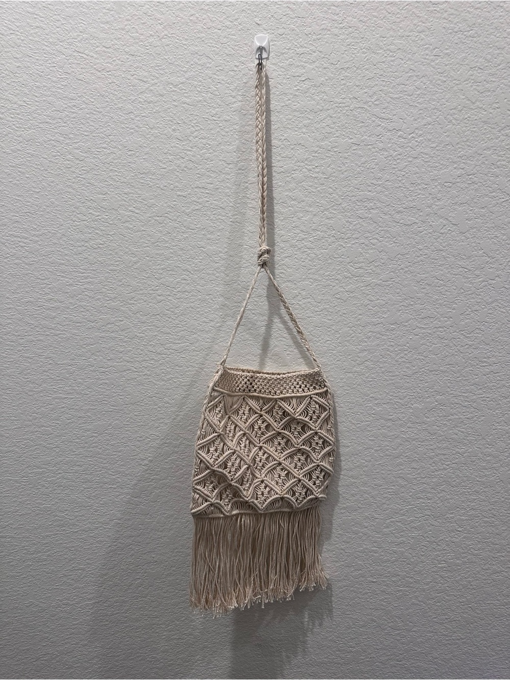 Boho Macramé Fringe Shoulder Bag in Beige/Cream